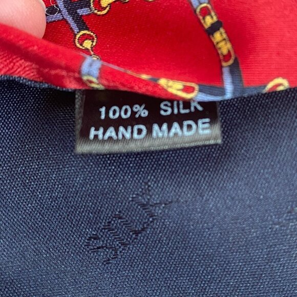 Giorgio Armani 100% Silk Vintage Red and Gold Horsebit Tie - Picture 5 of 5